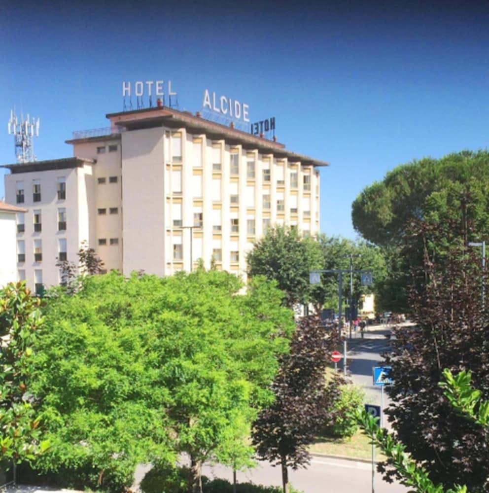 Hotel Ristorante Alcide Poggibonsi Esterno foto