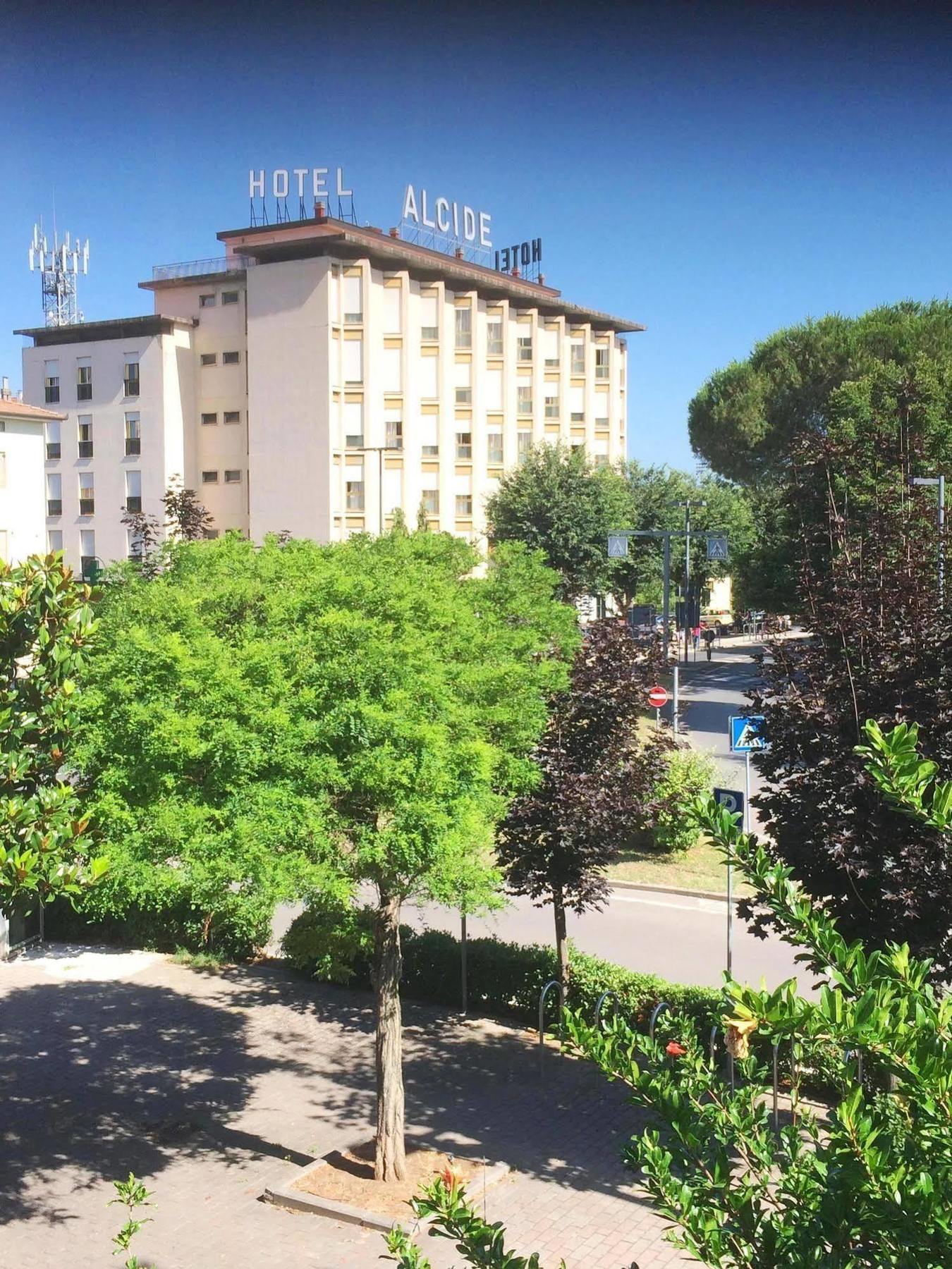 Hotel Ristorante Alcide Poggibonsi Esterno foto